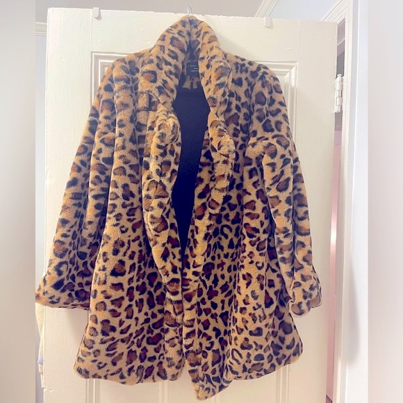 NWOT boutique Super Soft Oversized Leopard Coat - Small - Picture 4 of 7